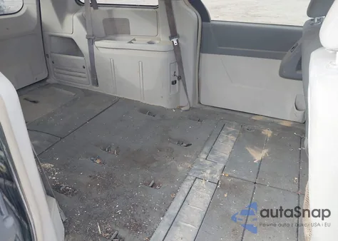 2010 Chrysler Town & Country Touring from USA, damaged, VIN 2A4RR5D14AR230624